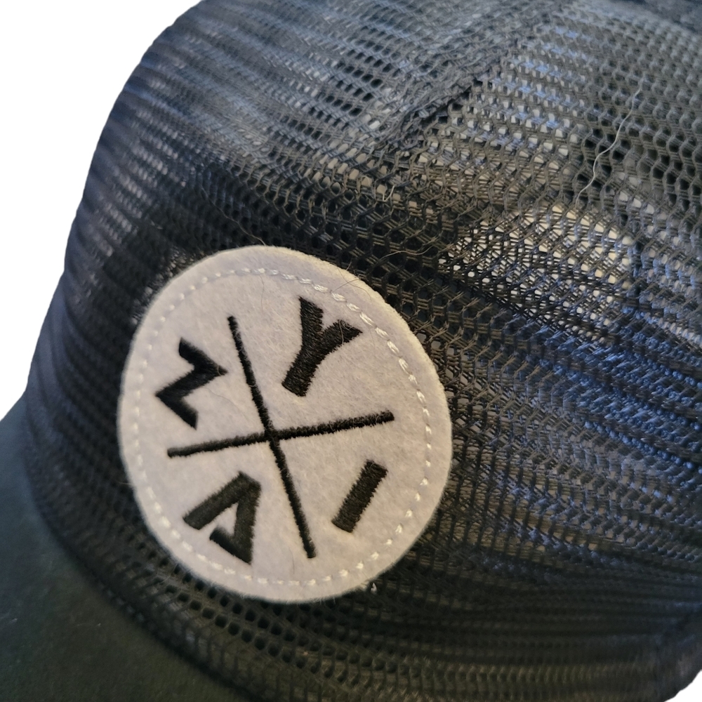 NWT Zyia Snap-Back Mesh Trucker Hat Black White - Picture 4 of 6